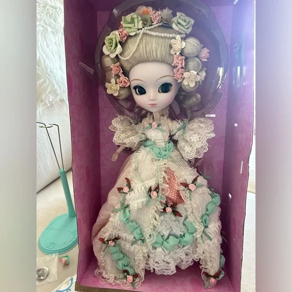 Beautiful Jun Planning Pullip Doll - Picture 1 of 6